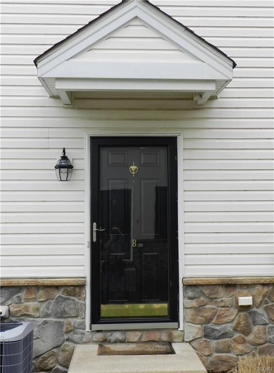 1794 Merlot Dr, Easton, PA 18045 - photo 3