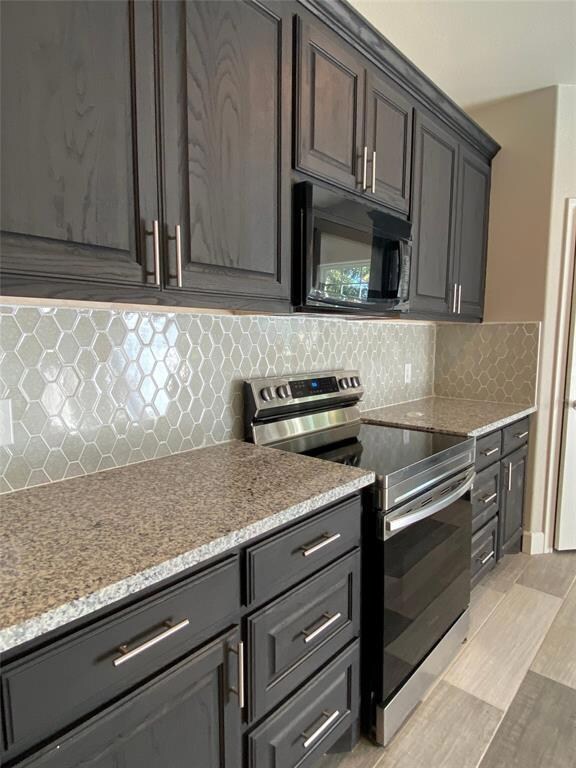 729 E Brown St unit A, Cleburne, TX 76031 - photo 3