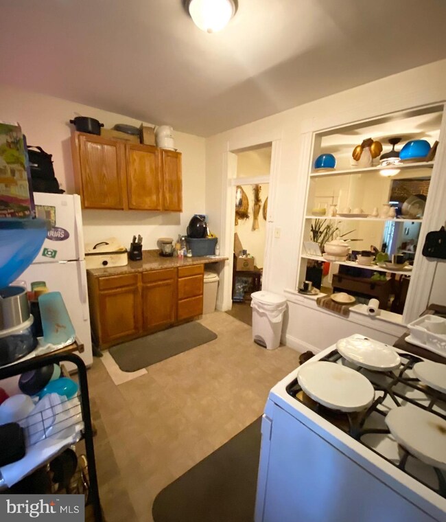 1530 N Rosedale St, Baltimore, MD 21216 - photo 5