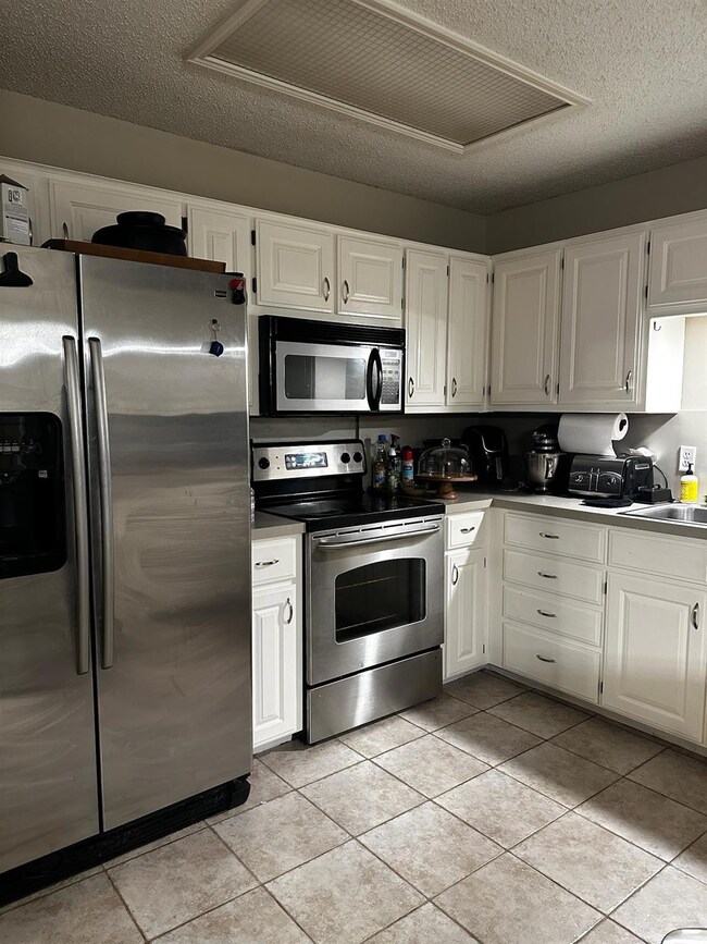 107 Thomas St, Joshua, TX 76058 - photo 5