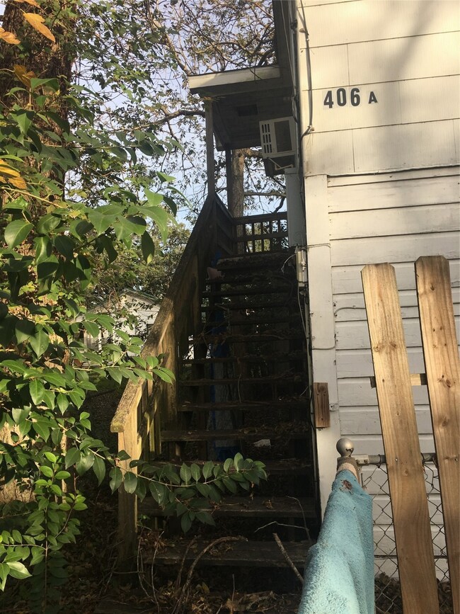 406 W House St, Alvin, TX 77511 - photo 4