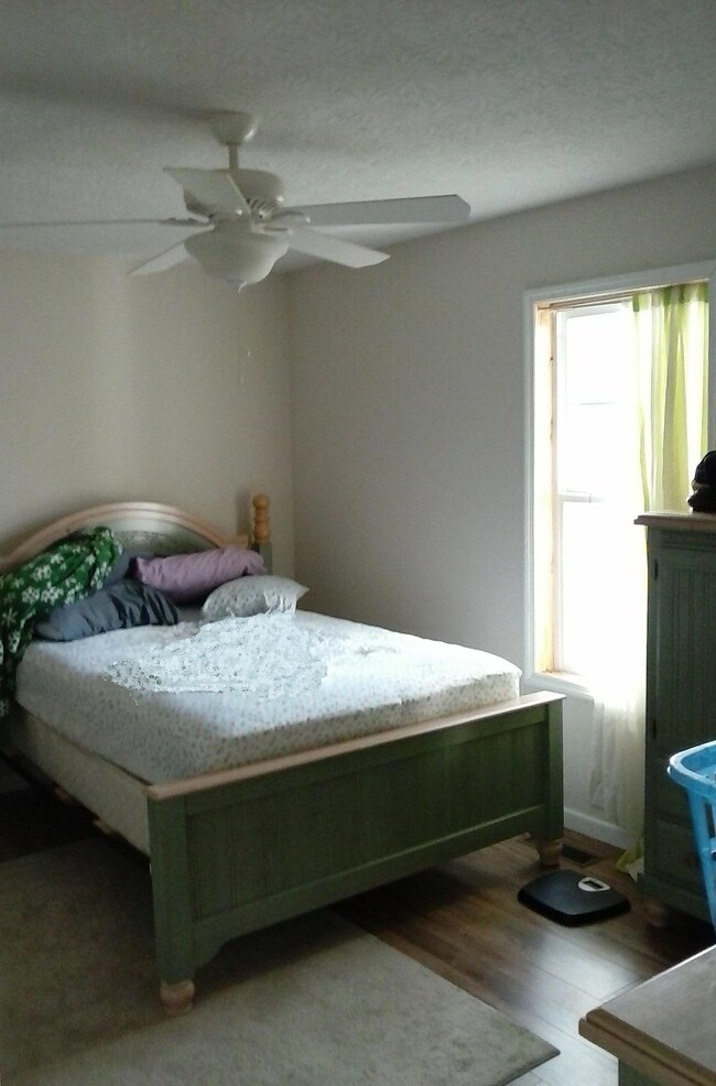 master bedroom furniture can stay!