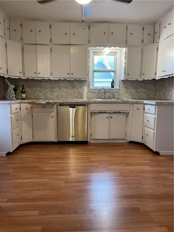 Kitchen w/Ample cabinet space