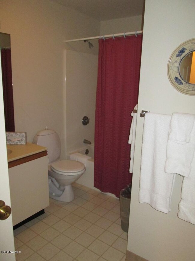 812- 1st floor bathroom