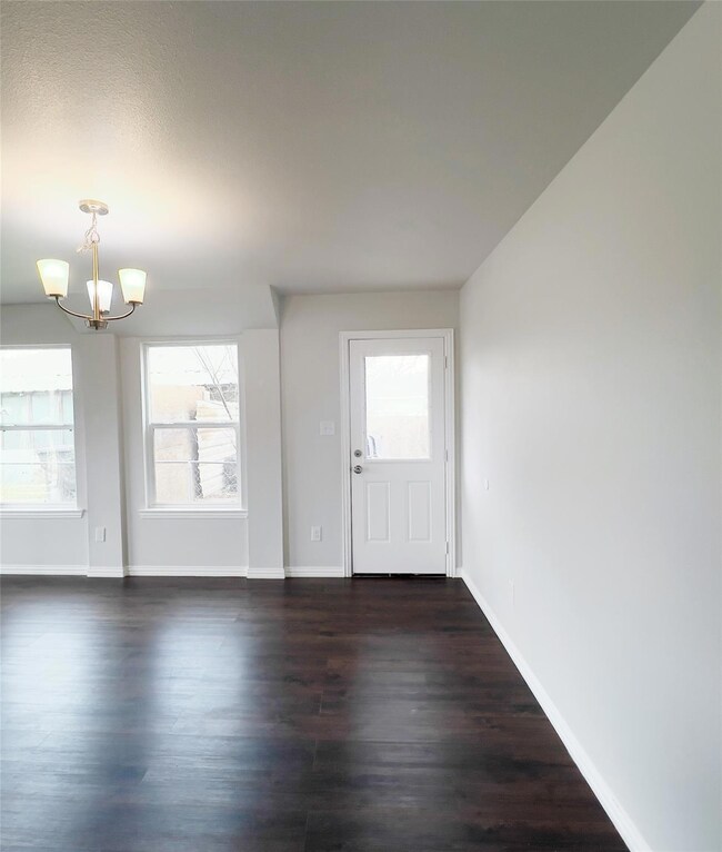 602 Sabine Ave unit A, Cleburne, TX 76031 - photo 5