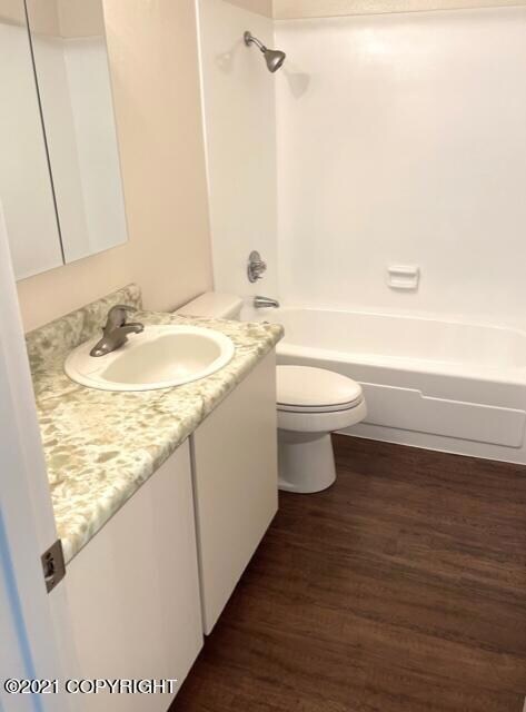 Apt #5 Bathroom