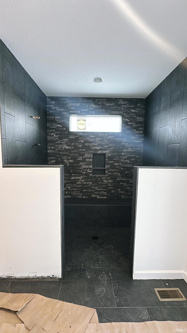 2045 Links Ln, Auburn, IN 46706 - photo 2