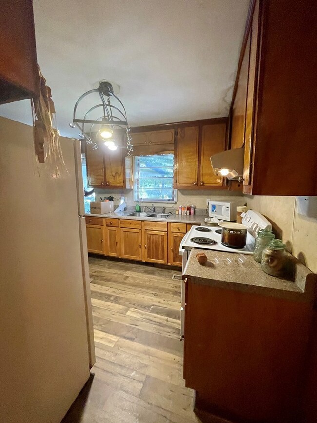 1916 Avalon Ave, Albany, GA 31707 - photo 3