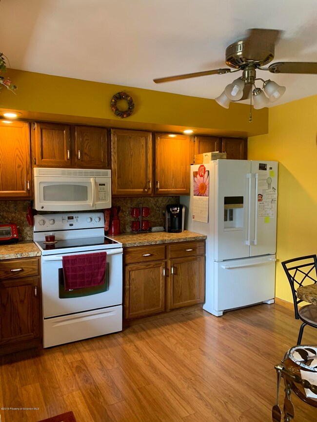 1233 N Sumner Ave, Scranton, PA 18508 - photo 5