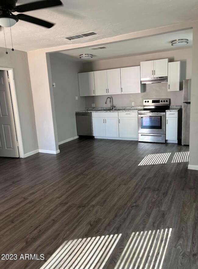 2519 E Willetta St, Phoenix, AZ 85008 - photo 4