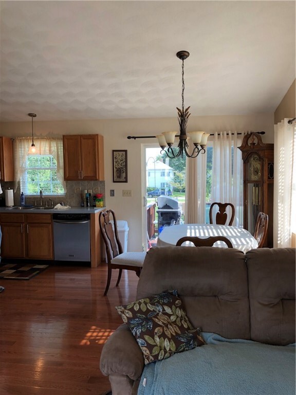 Lots of natural light from living room to dining a