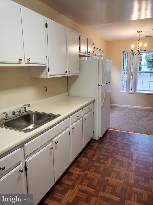 1608 Brooksquare Dr unit 76, Capitol Heights, MD 20743 - photo 2