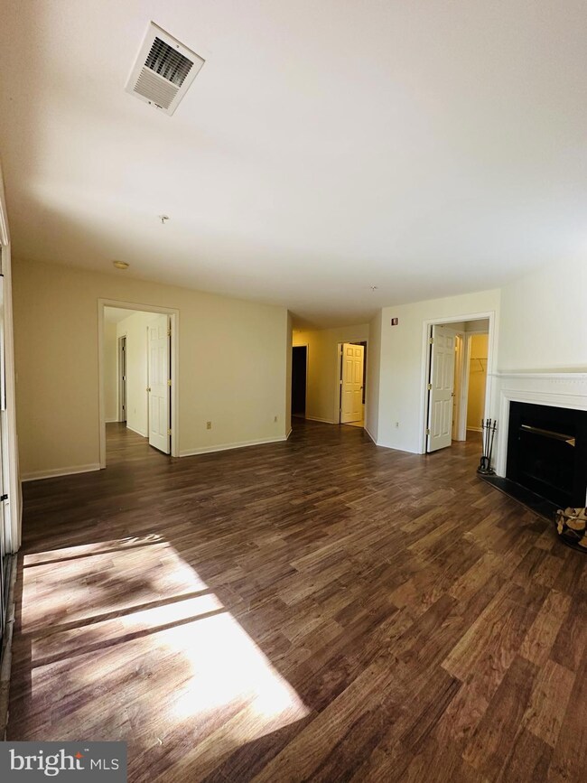 9151 Gracious End Ct unit 102, Columbia, MD 21046 - photo 7