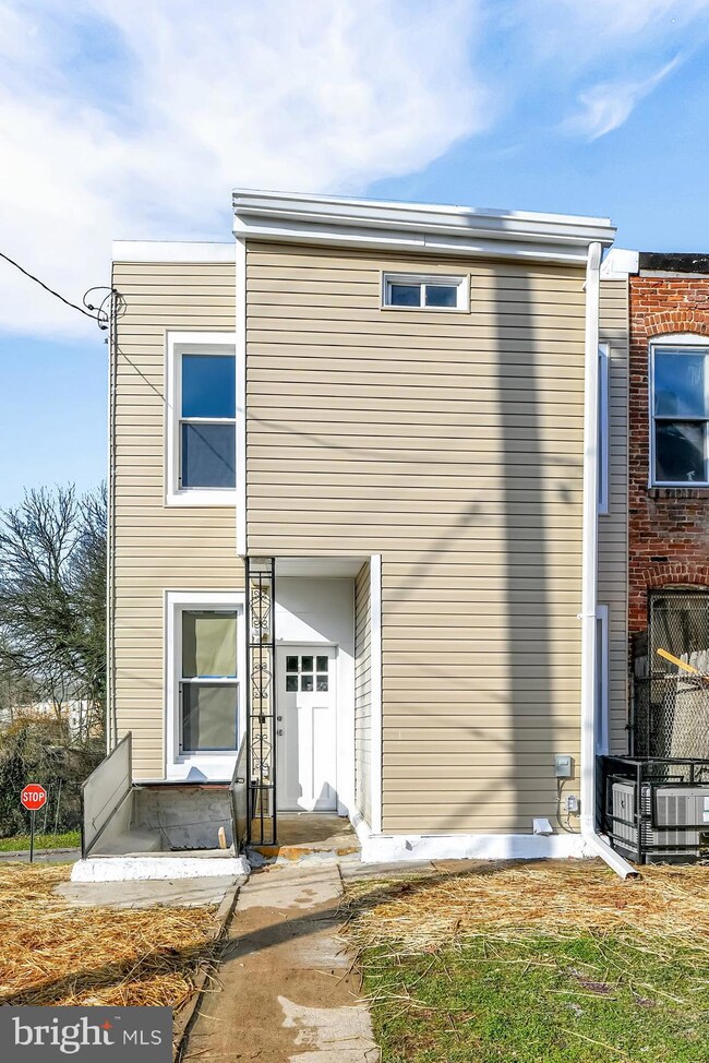 1109 Ellicott Driveway, Baltimore, MD 21216 - photo 7