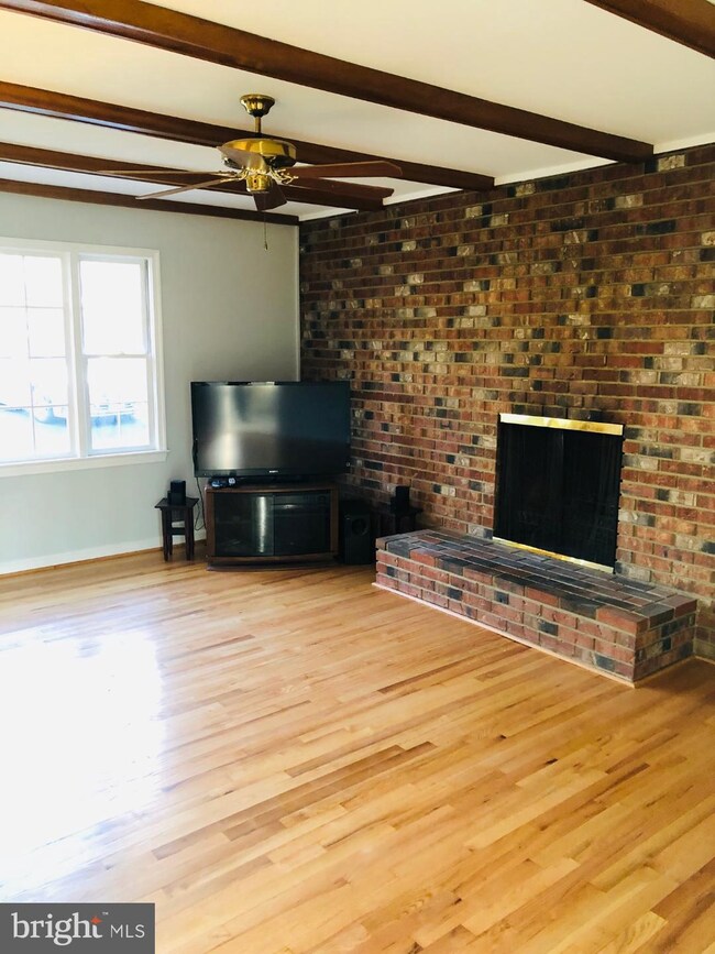 2308 Short Ridge Rd, Reston, VA 20191 - photo 6