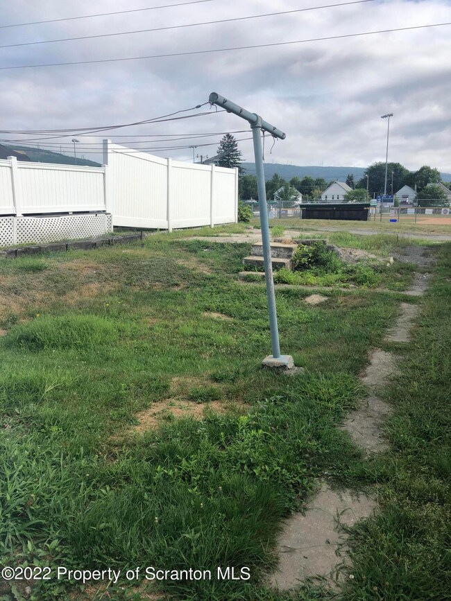 1818 Bundy St, Scranton, PA 18508 - photo 3