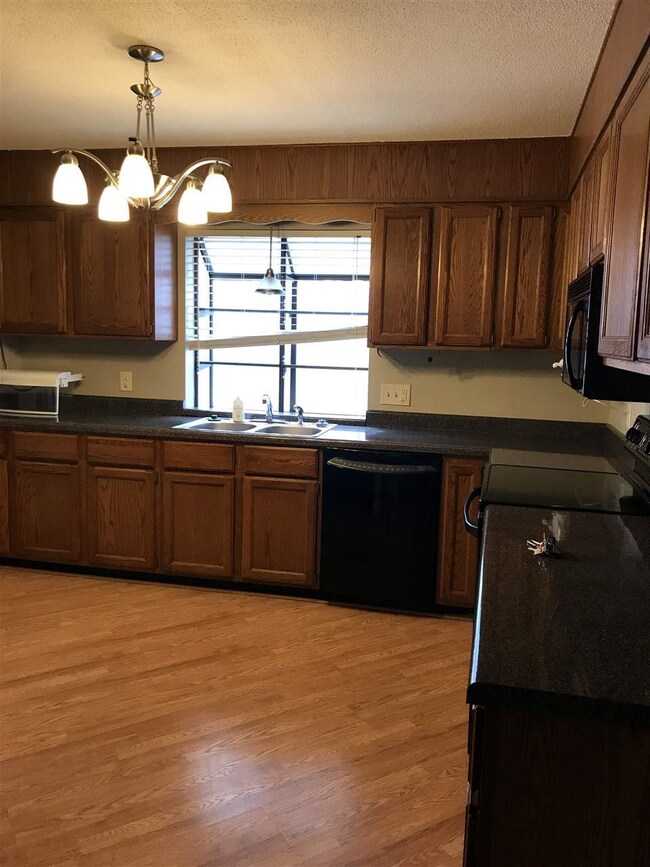 237 Atrium Ct, Warner Robins, GA 31088 - photo 5