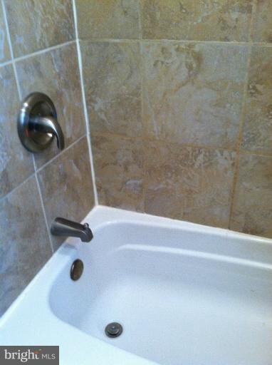 915 Circle Dr, Halethorpe, MD 21227 - photo 5