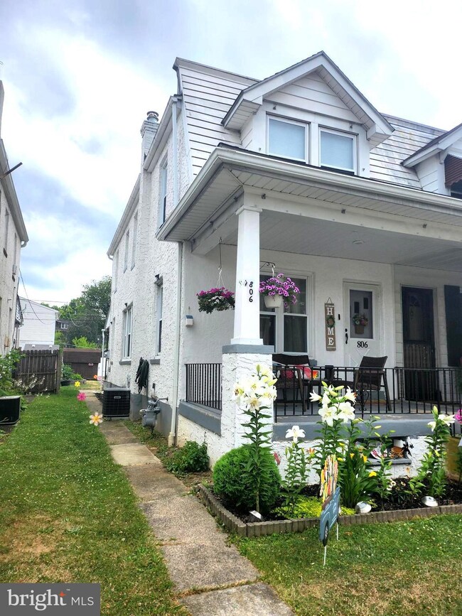 806 Delta Ave, Reading, PA 19605 - photo 2