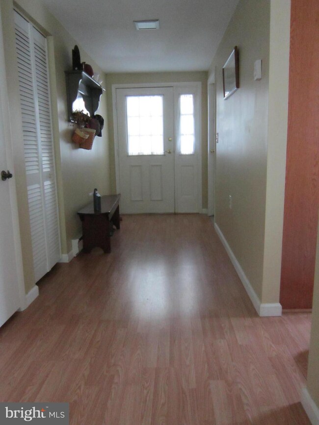 8 Stamford Place, Southampton, NJ 08088 - photo 3