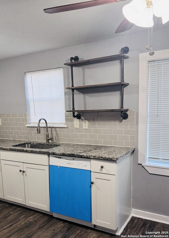 248 Clifford Ct unit 102, San Antonio, TX 78210 - photo 4