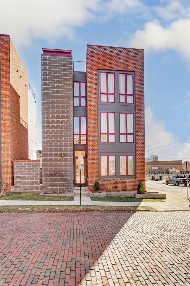 75 E Russell St, Columbus, OH 43215 - photo 2