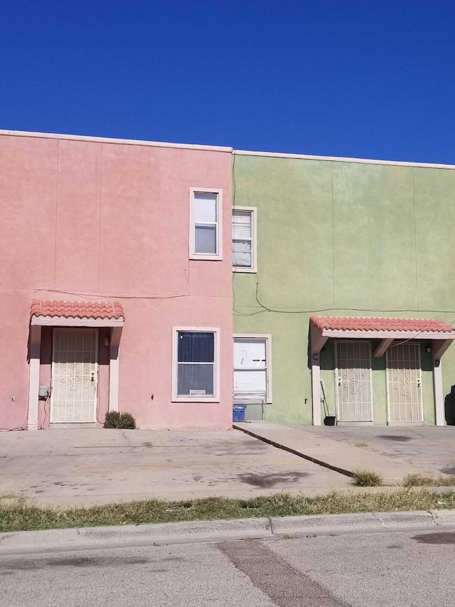 10715 Forest Ridge Ln unit A-F, El Paso, TX 79935 - photo 5