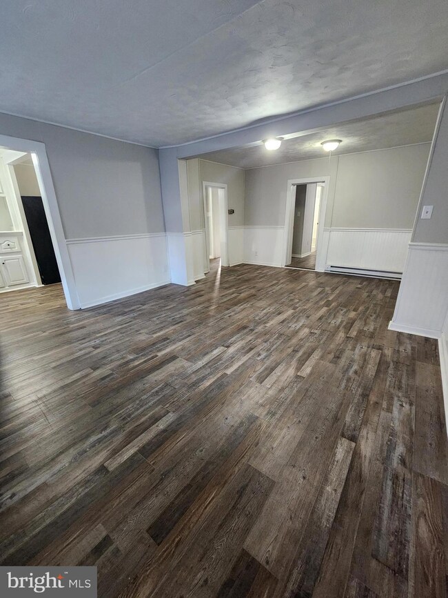 122 N Church St, Waynesboro, PA 17268 - photo 7