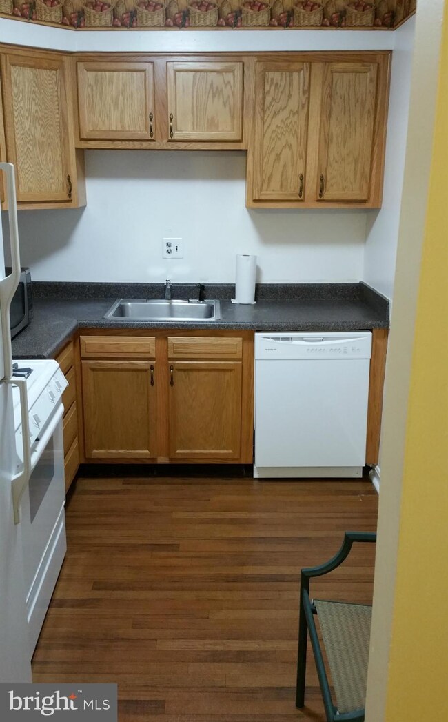 1625 Addison Rd S, District Heights, MD 20747 - photo 4