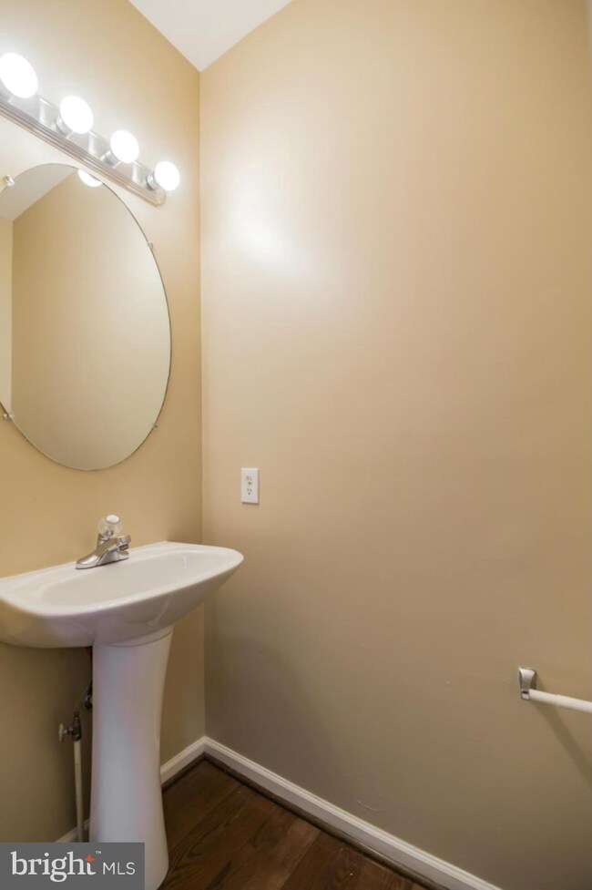 10117 Tulip Tree Dr, Bowie, MD 20721 - photo 7