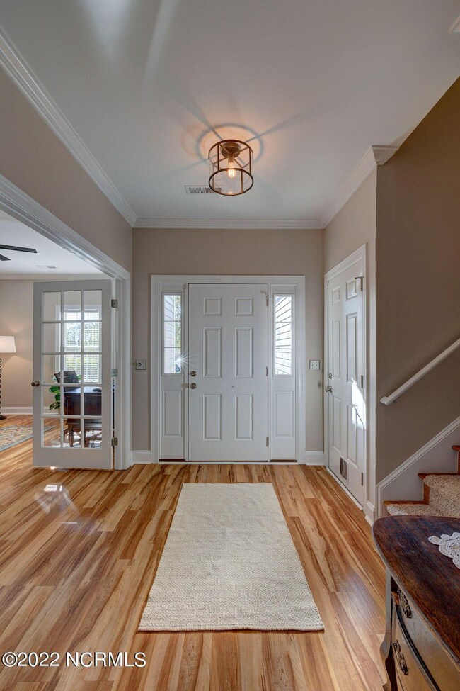 4009 Berberis Entryway