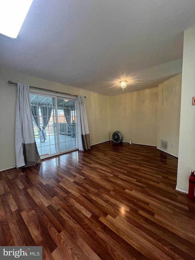 2057 Putnam Rd, Halethorpe, MD 21227 - photo 5