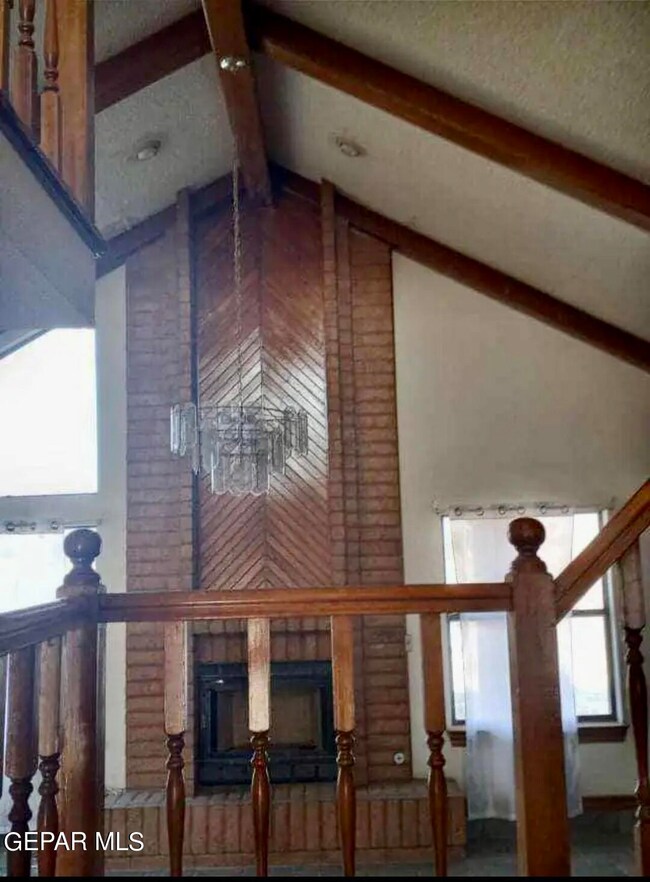 536 James St, El Paso, TX 79915 - photo 2