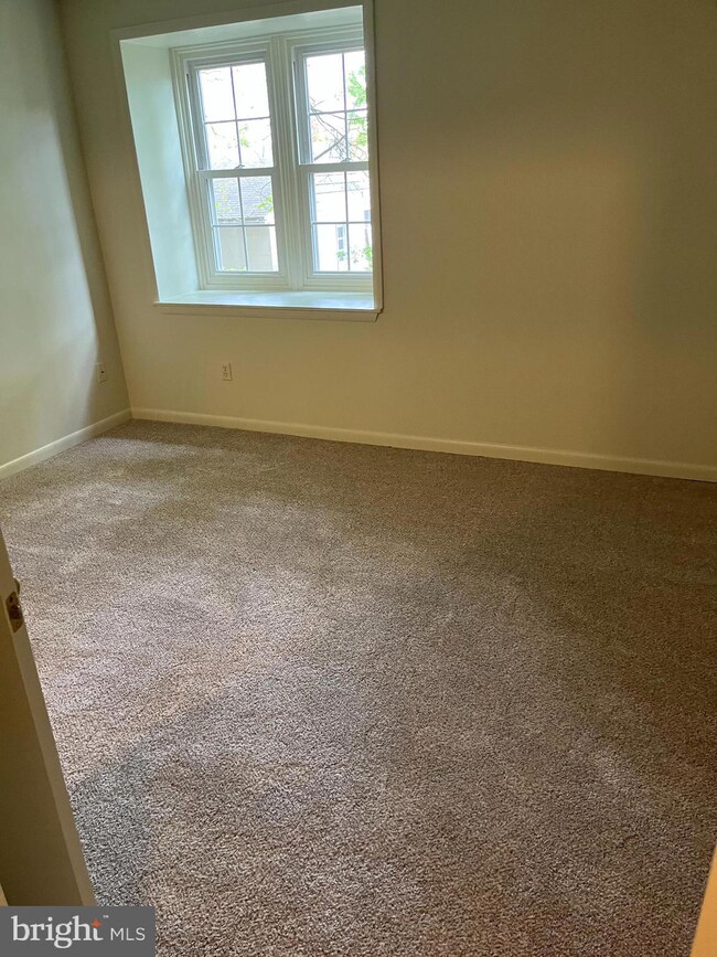 643 Main St unit B-5, Pennsburg, PA 18073 - photo 5