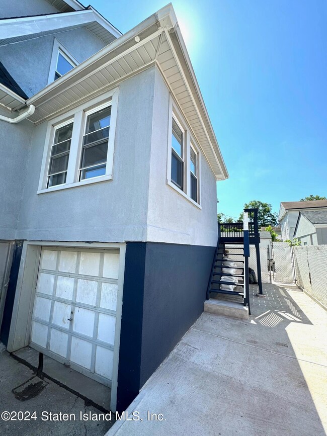 56 Florence St unit 2, Staten Island, NY 10308 - photo 2