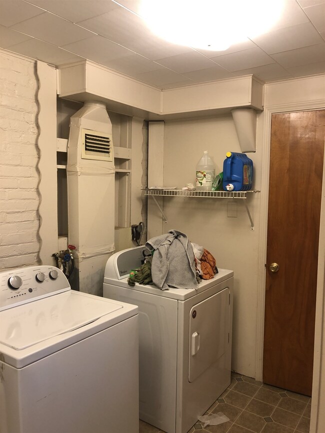 205 N Green St, Greentown, IN 46936 - photo 3