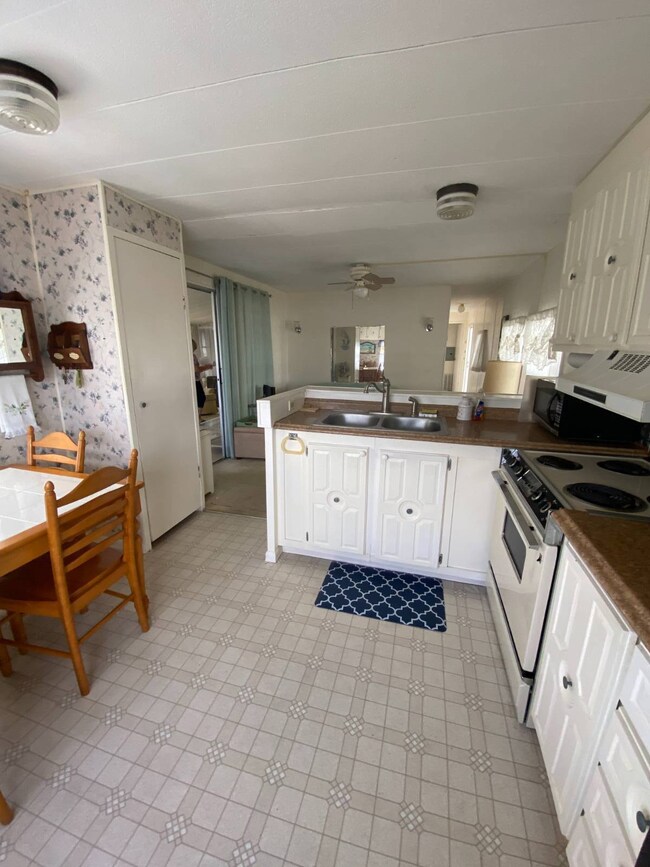 1690 Gangway Loop unit 241, Ruskin, FL 33570 - photo 6