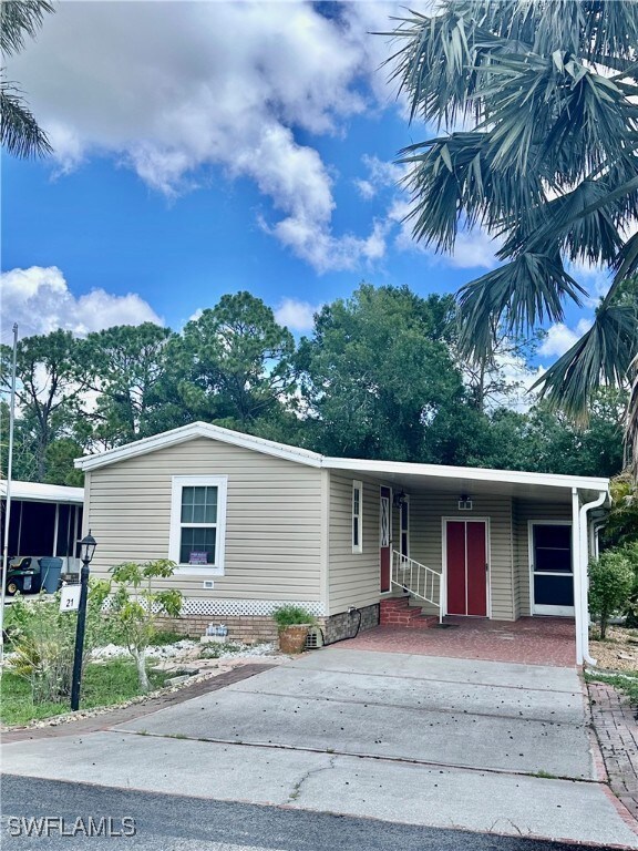 View of manufactured / mobile home