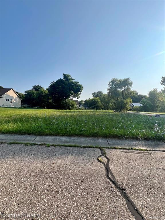 1 Whisper Ridge Ct, Burton, MI 48509 - photo 2