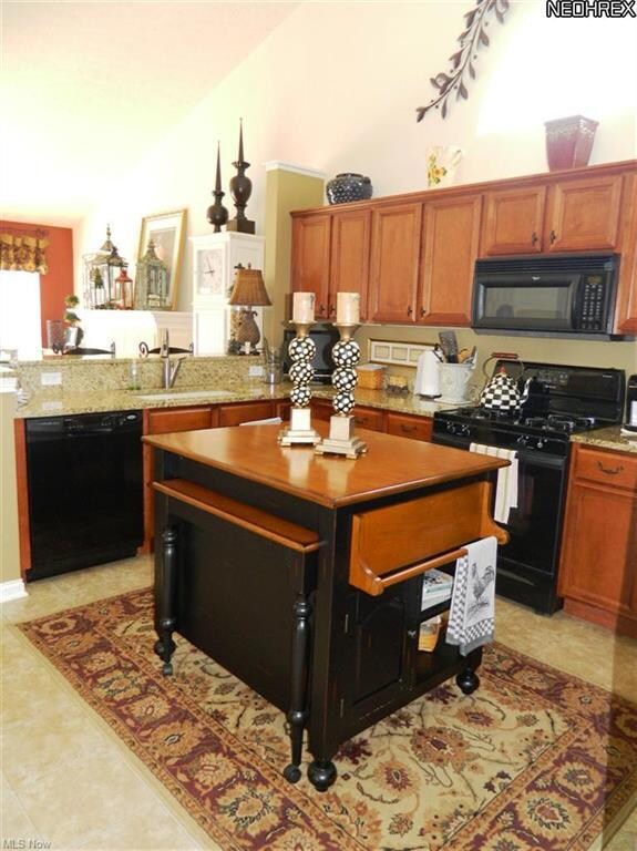 1185 Dorset Ct unit 37, Aurora, OH 44202 - photo 6