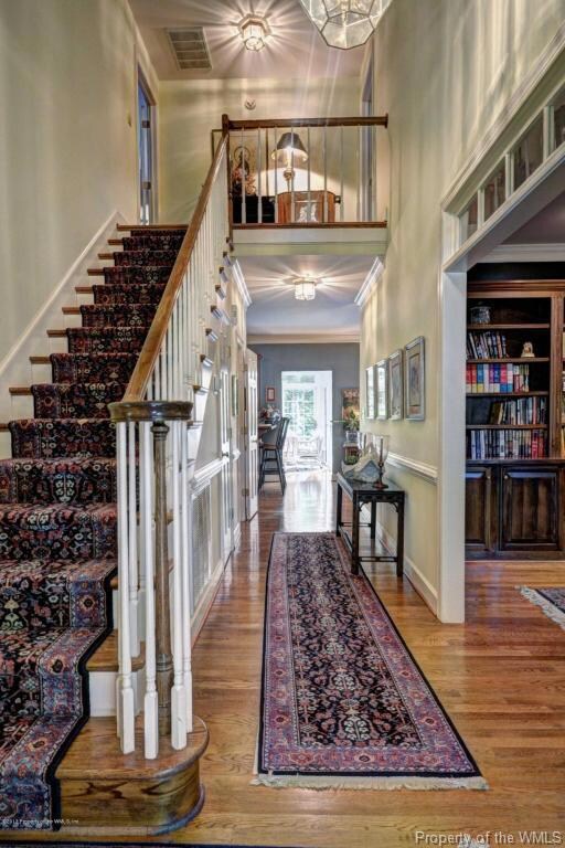 5 Foyer