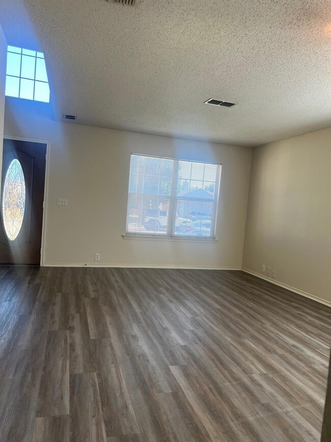 1004 Springcreek Dr, Denton, TX 76210 - photo 5