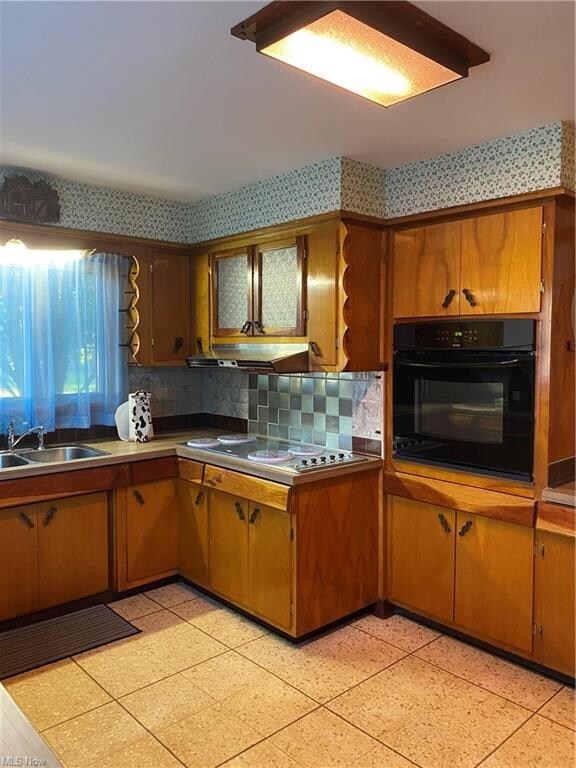 Kitchen 15 x 13. All kitchen appliances included.