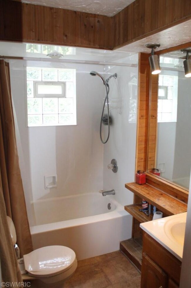 409 Knapp St NE, Grand Rapids, MI 49505 - photo 4