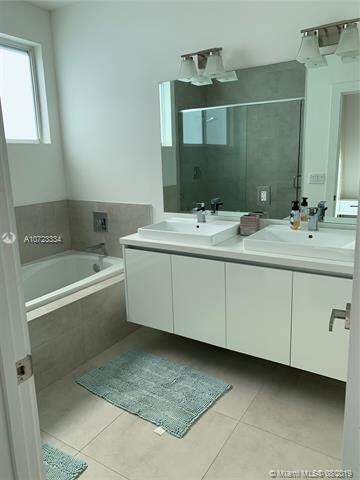 unlisted-address, Doral, FL 33178 - photo 6