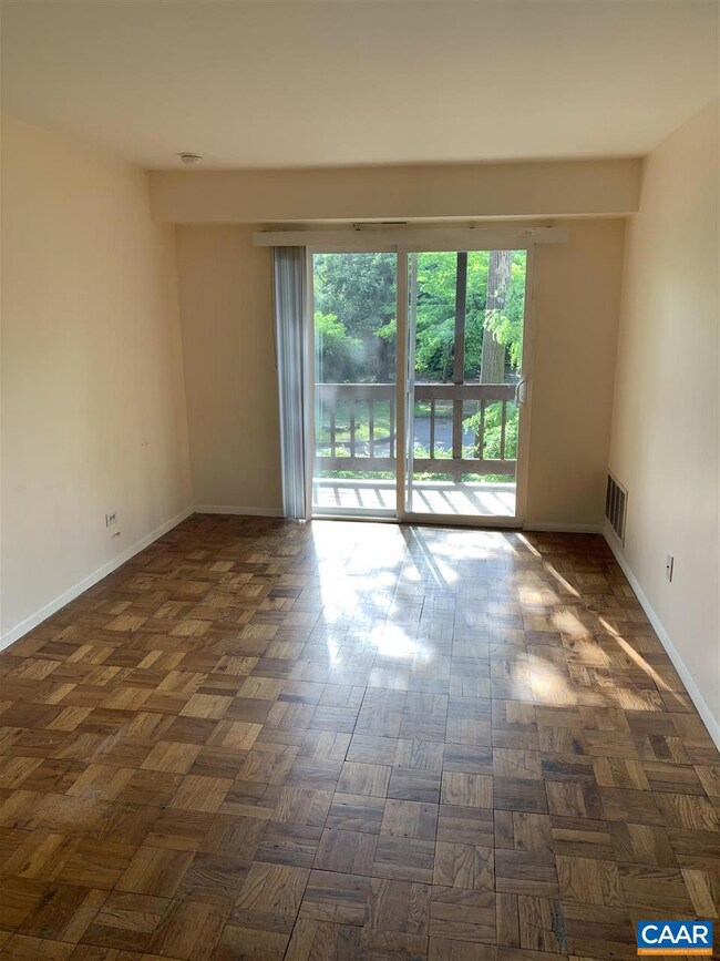 1215 Wertland St unit A23, Charlottesville, VA 22903 - photo 3
