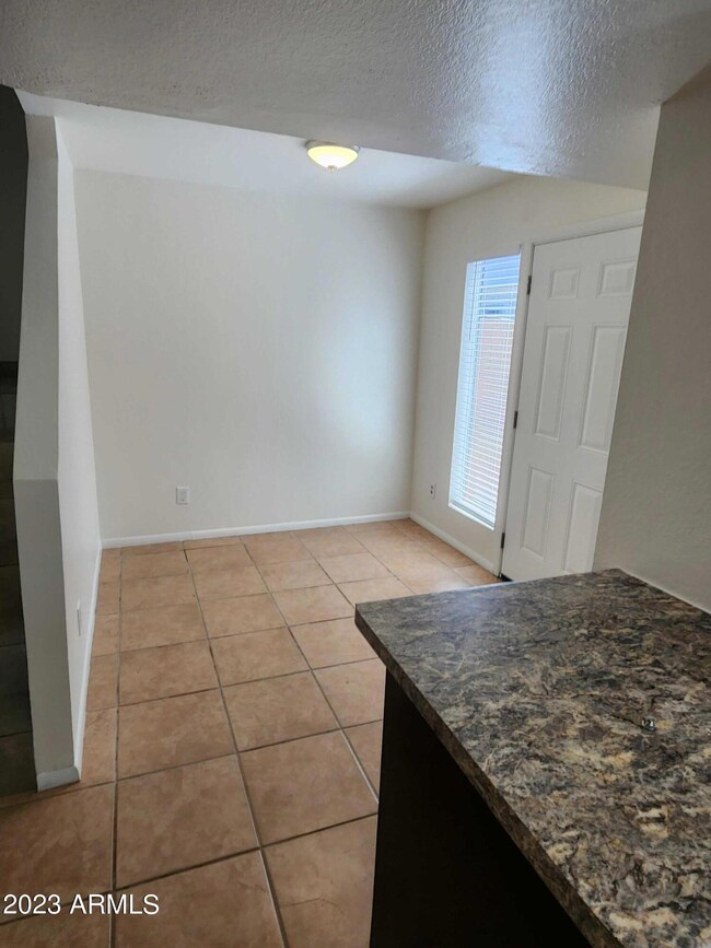 1712 E Pepper Cir unit 3, Mesa, AZ 85203 - photo 6