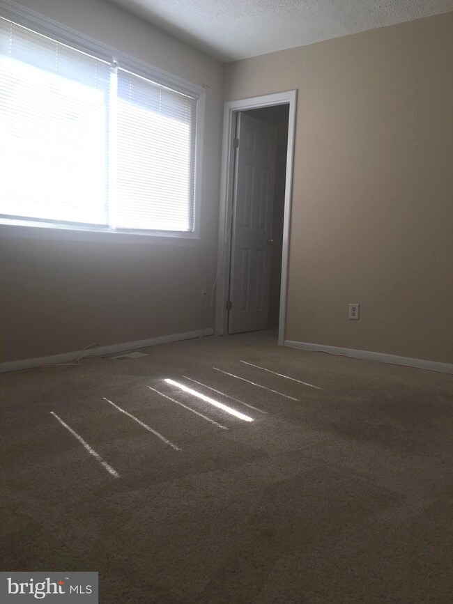 1427 Harford Square Dr, Edgewood, MD 21040 - photo 6