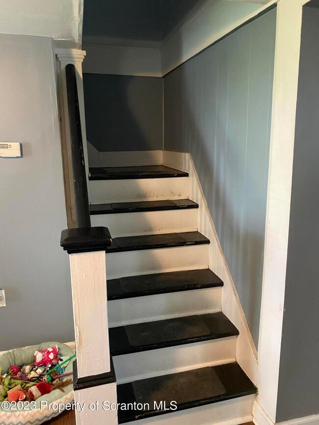 631 633 Hemlock St, Scranton, PA 18505 - photo 2