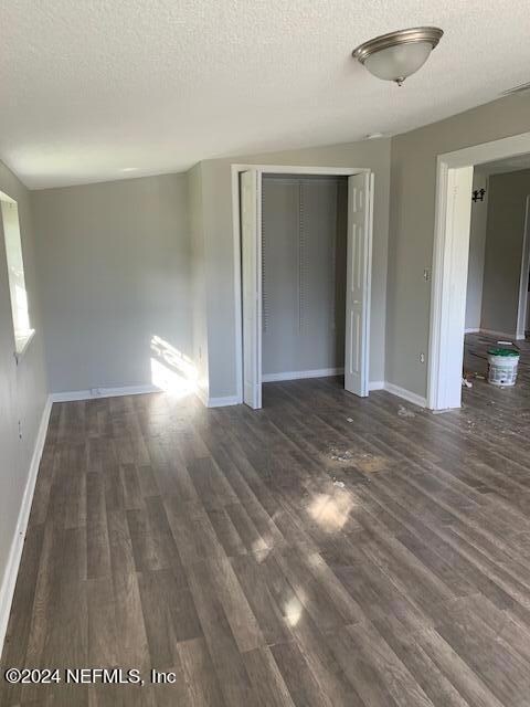 6735 Peter Rabbit Dr N, Jacksonville, FL 32210 - photo 5